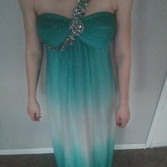 Prom Dress - US Size 6 (petite) - Picture 1 of 9